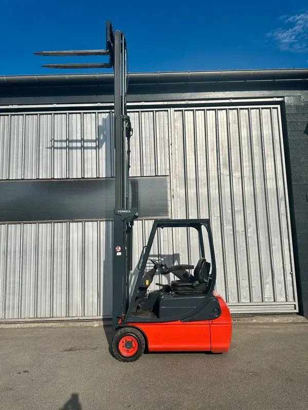 Chariot élévateur Frontal électrique Linde E35 — vue 2