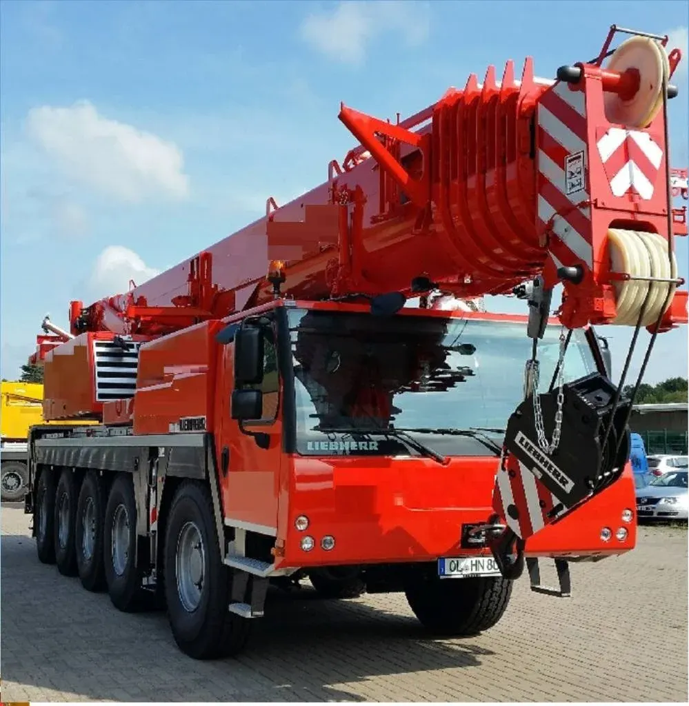 Grue Mobile 100 tonnes à louer avec conducteur : Liebherr LTM 1100-5.3 — vue 4