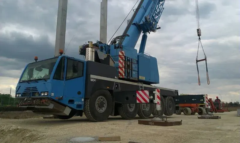 Grue Mobile 120 tonnes à louer avec conducteur : Terex AC120 — vue 2