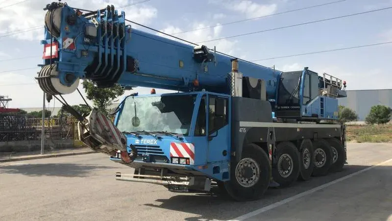 Grue Mobile 120 tonnes à louer avec conducteur : Terex AC120 — vue 4