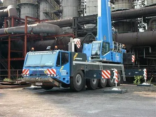 Grue Mobile 120 tonnes à louer avec conducteur : Terex AC120 — vue 7