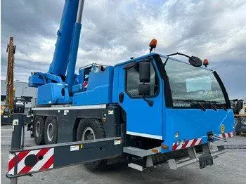 Grue Mobile 70 tonnes à louer avec conducteur : Liebherr LTM 1070 — vue 4